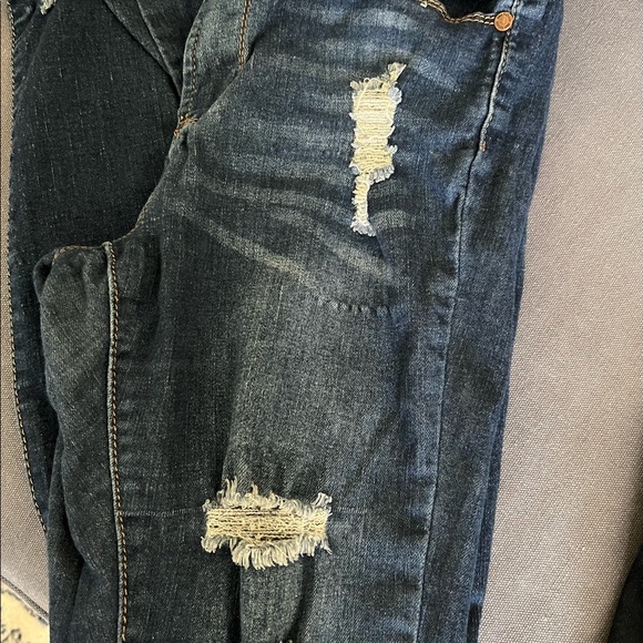 Blue Republic Jeans Size 9 these lift the bottom and have a great ripped look. - Picture 1 of 5